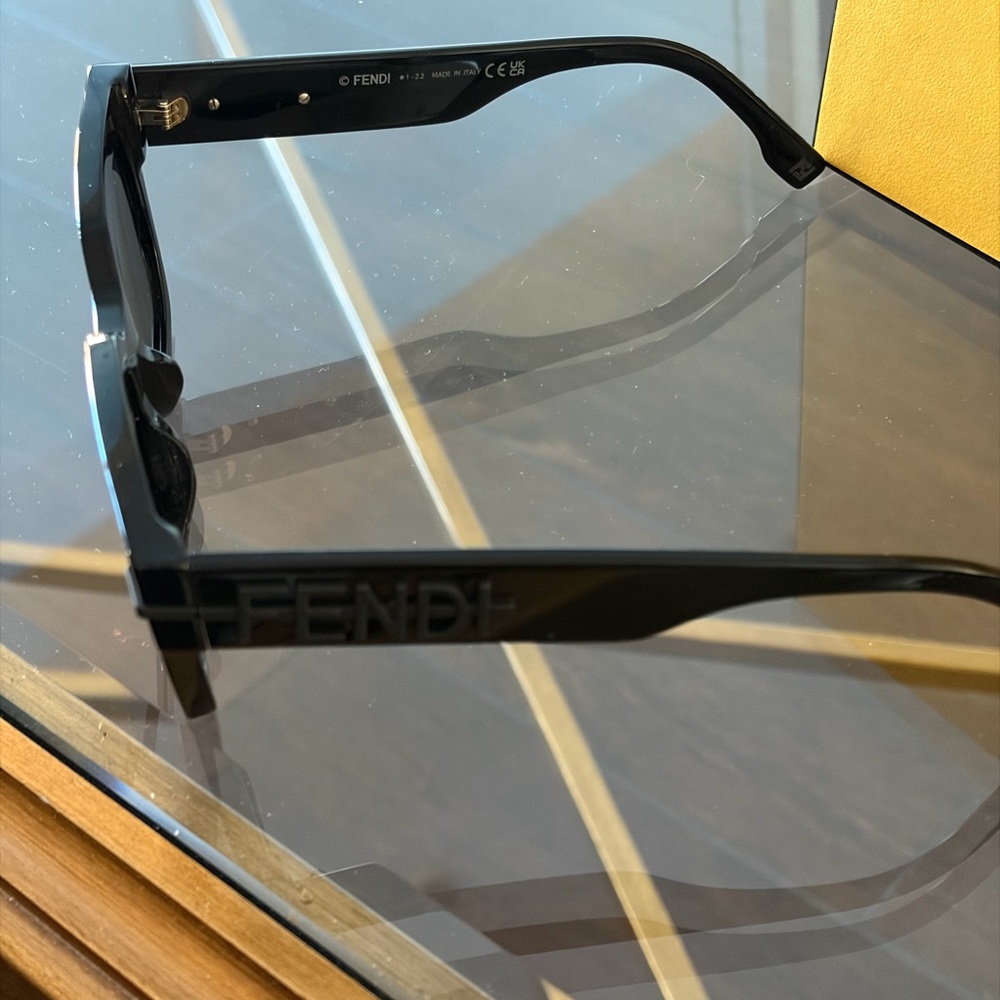 Fendi Black Designer Sunglasses - Picture 3 of 4